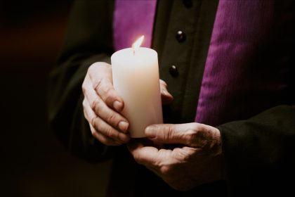 Un curé retourne auprès de ses fidèles à Gaza pour leur apporter une aide « spirituelle, morale et matérielle »