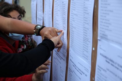 Des sœurs jumelles décrochent leur bac avec mention très bien et la même moyenne au dixième près