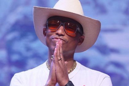 JO-2024: Pharrell Williams porteur de la flamme olympique en Seine-Saint-Denis
