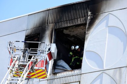 Incendie de Nice : il y a eu « trois départs de feu », la piste criminelle se confirme