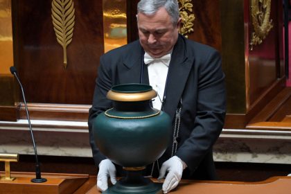 Poste-clés à l&rsquo;Assemblée : « dix enveloppes en trop » dans les urnes au premier tour, le scrutin est annulé