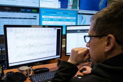 Japon : alerte au tsunami après un puissant séisme de magnitude 6,9
