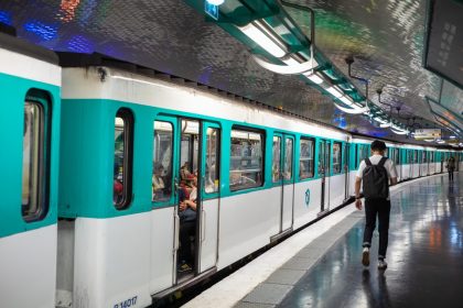 Paris : arrestation de l&rsquo;homme portant un maillot « anti juif » dans le métro
