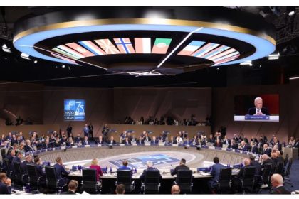 L&rsquo;OTAN s&rsquo;en prend à la Chine