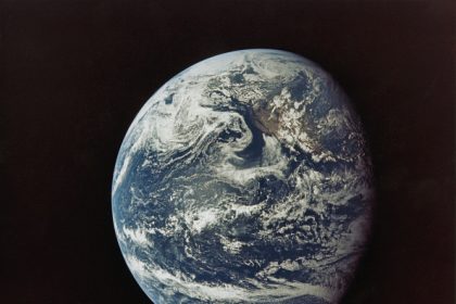 « Première mondiale » pour Juice qui frôle la Lune et la Terre direction Jupiter