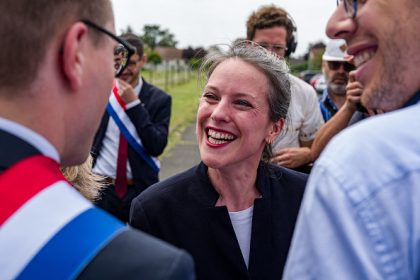 Candidate à Matignon, Lucie Castets transgresse son devoir de réserve pour mener ses activités politiques