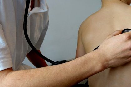 Coqueluche: en plein été, pas de répit pour le dépistage