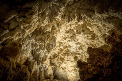 Des preuves de l&rsquo;existence de petits êtres humains ont été trouvées dans le monde entier, mais sont-ils réels ?