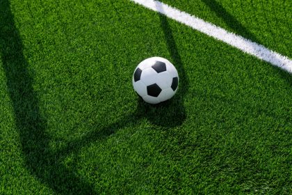 Margot, jeune footballeuse jurassienne « passionnée », s’éteint à 16 ans : son club lui rend hommage