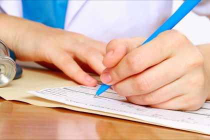 Marseille : une médecin refuse de délivrer une ordonnance, elle est frappée et mordue par ses patientes