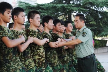 Le PCC rend la formation militaire obligatoire pour les enfants et les étudiants
