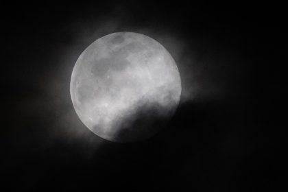 Un phénomène rare : une seconde lune va graviter autour de la Terre durant près de deux mois, avant de s’éloigner