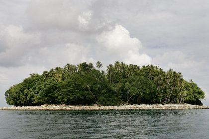 Îles Salomon : après un naufrage, il survit en mer grâce à un bidon d’essence