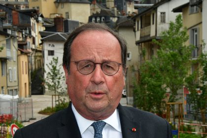François Hollande se replace dans le jeu pour l&rsquo;élection présidentielle