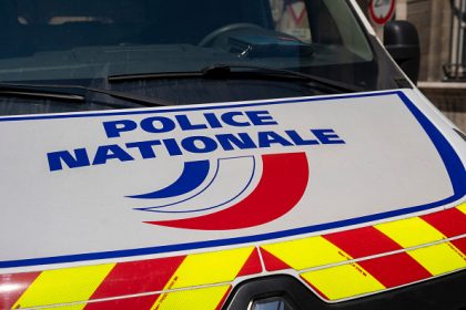 Finistère : un homme poignardé à la gorge lors d&rsquo;une fête scolaire, deux suspects interpellés