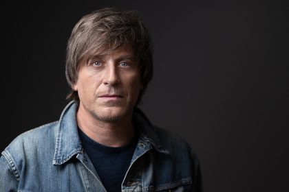 « On n&rsquo;est pas là pour déprimer ! », lance Thomas Dutronc, trois mois après la mort de sa mère Françoise Hardy