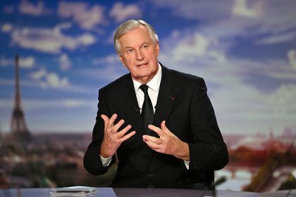 Barnier appelle à travailler dans la « plus grande cohésion », regrettant les projets de censure contre son gouvernement
