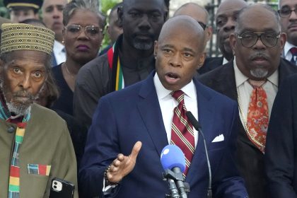 Le maire de New York accusé d&rsquo;avoir accepté des pots-de-vin