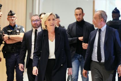 Procès des assistants européens du FN : Marine Le Pen affirme « n&rsquo;avoir violé aucune règle »