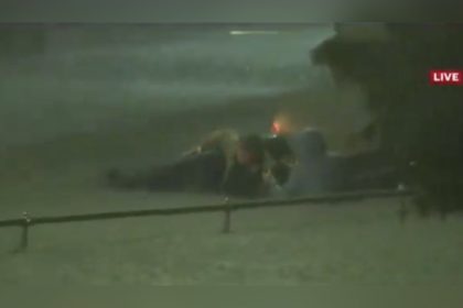 Louisiane : en direct à la télévision, un homme sauve une personne de la noyade en plein ouragan