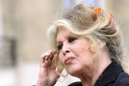 La directrice d’un refuge animalier reçoit une photo dédicacée par Brigitte Bardot dans sa boîte aux lettres