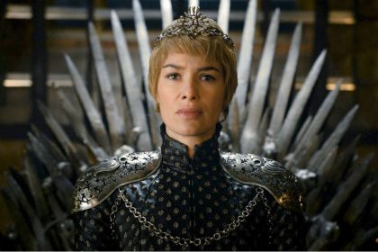 Une réplique du trône de fer de la série « Game of Thrones » vendue aux enchères pour 1,49 million de dollars US