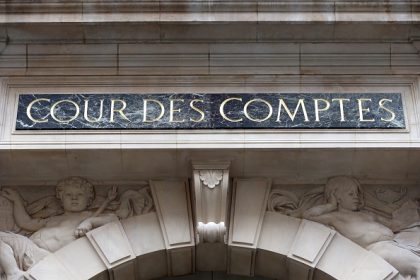 La Cour des comptes préconise la suppression de 100 000 postes dans les collectivités locales
