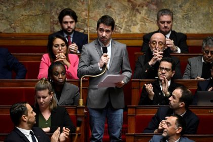 Le député LFI Andy Kerbrat, contrôlé en train d&rsquo;acheter de la drogue, de retour à l&rsquo;Assemblée