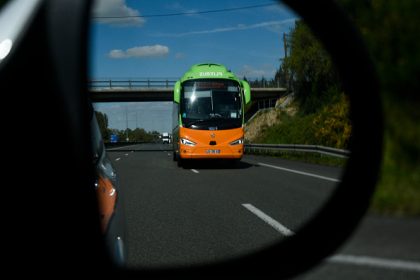 Un passager handicapé oublié sur une aire d’autoroute par le chauffeur d’un Flixbus