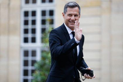 Le ministre délégué Nicolas Daragon, qui exerce plusieurs mandats, renonce à ses indemnités d&rsquo;élu local