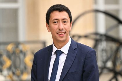 Titre de séjour : le gouvernement entend remédier au « moteur de l&rsquo;intégration » qui s&rsquo;est « cassé »