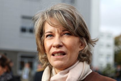 Enseignante giflée : la ministre de l&rsquo;Éducation condamne l&rsquo;agression et appelle au soutien de la « nation entière »