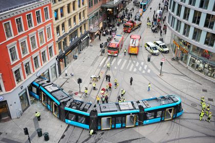« Spectaculaire » : un tramway déraille dans le centre ville d&rsquo;Oslo mais personne n&rsquo;est « grièvement blessé »