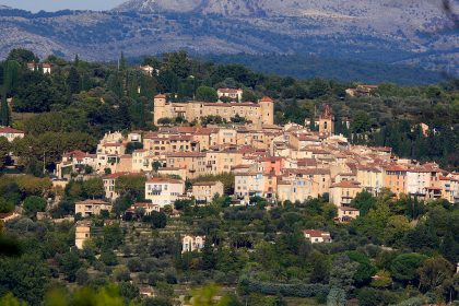 Var : il lègue 2,5 millions d&rsquo;euros à son village pour créer « une garderie pour personnes âgées »