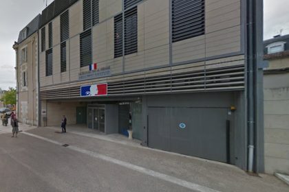Poitiers : des plaques de rues recouvertes de noms de leaders du Hamas, le préfet saisit la justice pour « apologie du terrorisme »
