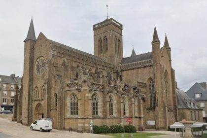 Profanation de l&rsquo;église Notre-Dame de Vire Normandie : Monseigneur Jacques Habert n’a pas caché « son indignation et sa colère »