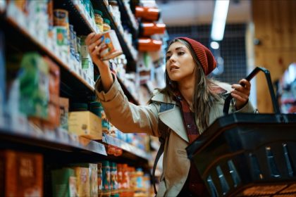 « C&rsquo;est mon seul moyen de manger » : à Bordeaux, des étudiants patientent des heures pour un repas