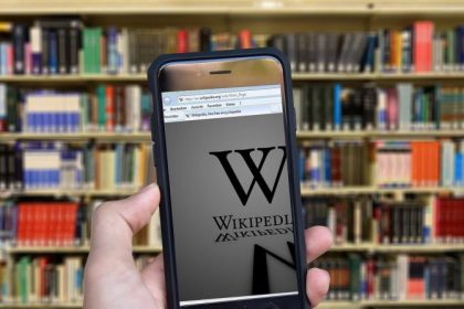 Wikipédia, entre fiabilité participative et manipulation de contenus