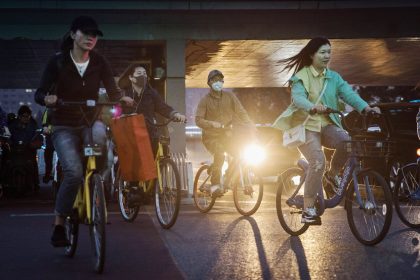 Les autorités chinoises tentent d&rsquo;arrêter un événement de cyclisme nocturne face à l&rsquo;ampleur du phénomène viral