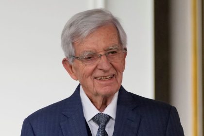 Marine Le Pen victime d&rsquo;une « pénalisation à outrance » et du « gouvernement des juges », pour Jean-Pierre Chevènement