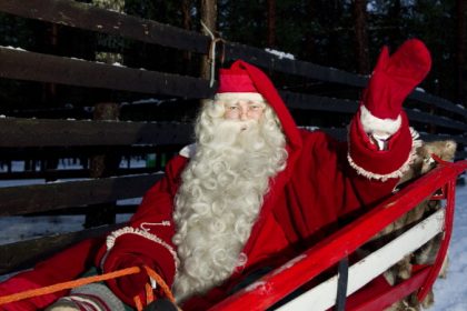 Nord : le maire d’une commune prend un arrêté municipal autorisant le Père Noël à « survoler librement l’espace aérien »