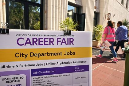 L’emploi aux États-Unis pénalisé par grèves et ouragans, à la veille de l&rsquo;élection