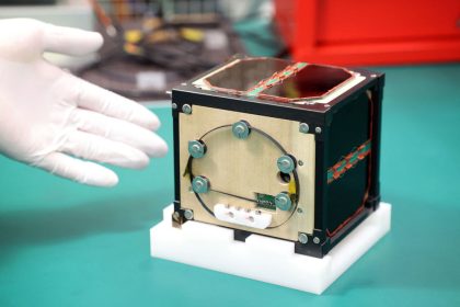 Le premier satellite en bois du monde en route vers l&rsquo;espace, un modèle japonais appelé à « se généraliser »