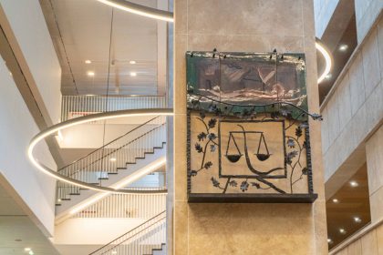 Condamné à 12 ans de prison pour tentative de meurtre avec un tractopelle suite à une séparation