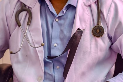 « Le corps a commencé à bouger » : un homme de 25 ans se réveille quelques instants avant son incinération en Inde