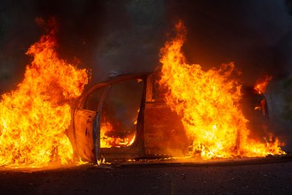 Près de Rouen : il tente de frauder l’assurance en incendiant sa voiture mais est filmé par une caméra de surveillance