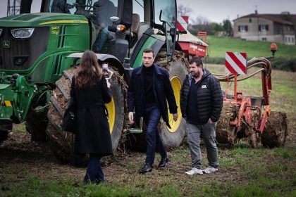 Le « pronostic vital de l&rsquo;agriculture française » est « engagé », estime Jordan Bardella depuis le Lot-et-Garonne