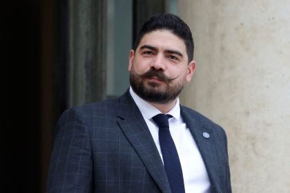 Le ministre de la Fonction publique félicite Elon Musk, nommé pour « démanteler la bureaucratie »