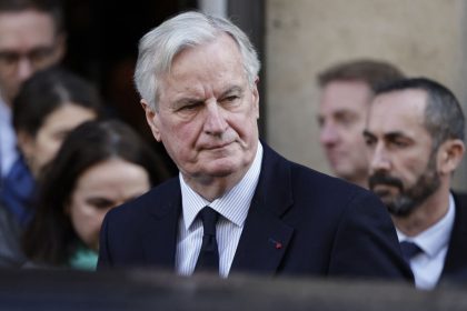 Michel Barnier conseille à Sébastien Lecornu de « ne pas faire confiance » au RN