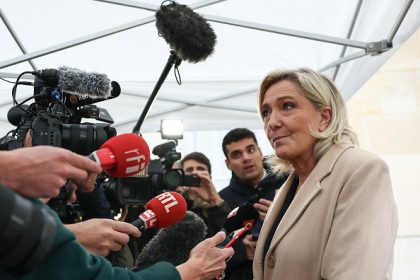Après son entretien avec Michel Barnier, Marine Le Pen votera la censure si le budget reste « en l&rsquo;état »